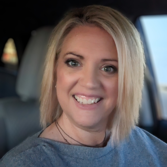 Meet your Posher, Anita - Picture 2 of 4